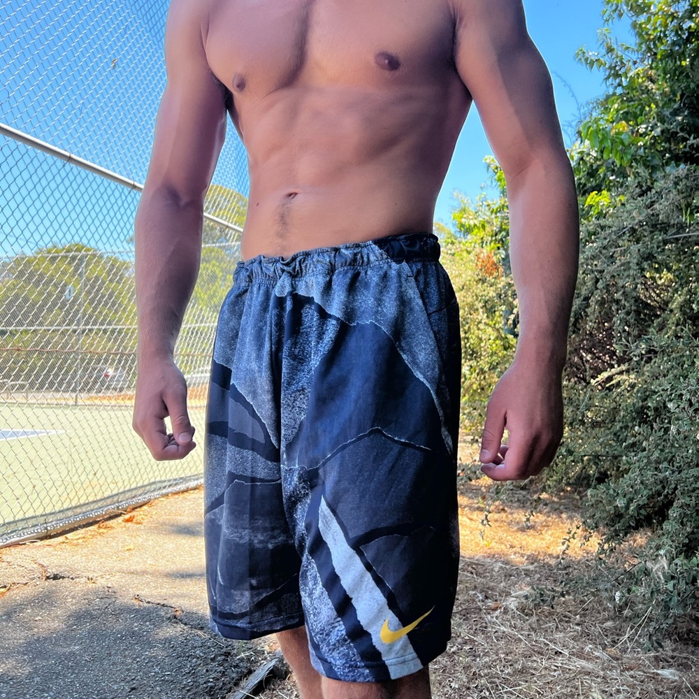NIKE CAL GOLDEN BEARS FOOTBALL MEN SHORTS CAMO DQ1915 UC BERKELEY BASKETBALL GUY